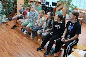 Познавательная встреча ко Дню русского языка состоялась в библиотеке ДК «Дружба». Фото: официальная страница ДК «Дружба» в социальных сетях